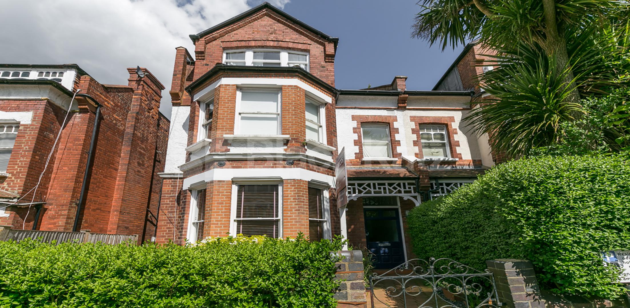 			New Instruction! Private patio and garden flat!, 1 Bedroom, 1 bath, 1 reception Flat			 Talbot Road, Highgate